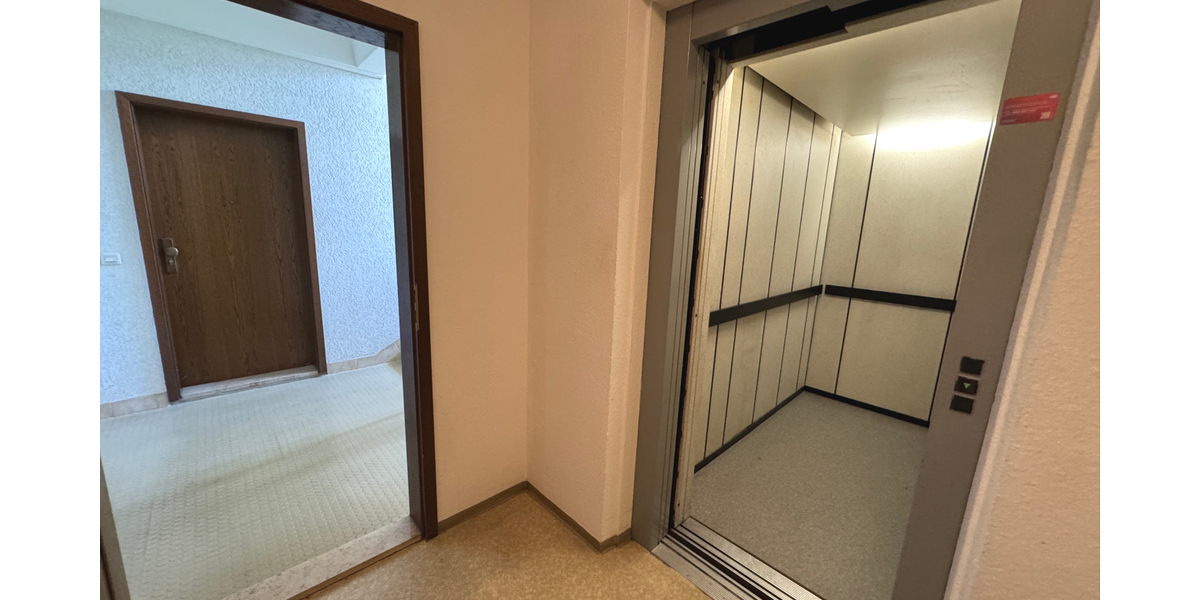Kleine 1 Raum Wohnung mit Schlafnische und Aufzug in Gera - Etagenwohnung Gera Bieblach-Ost | Angebot:26714339