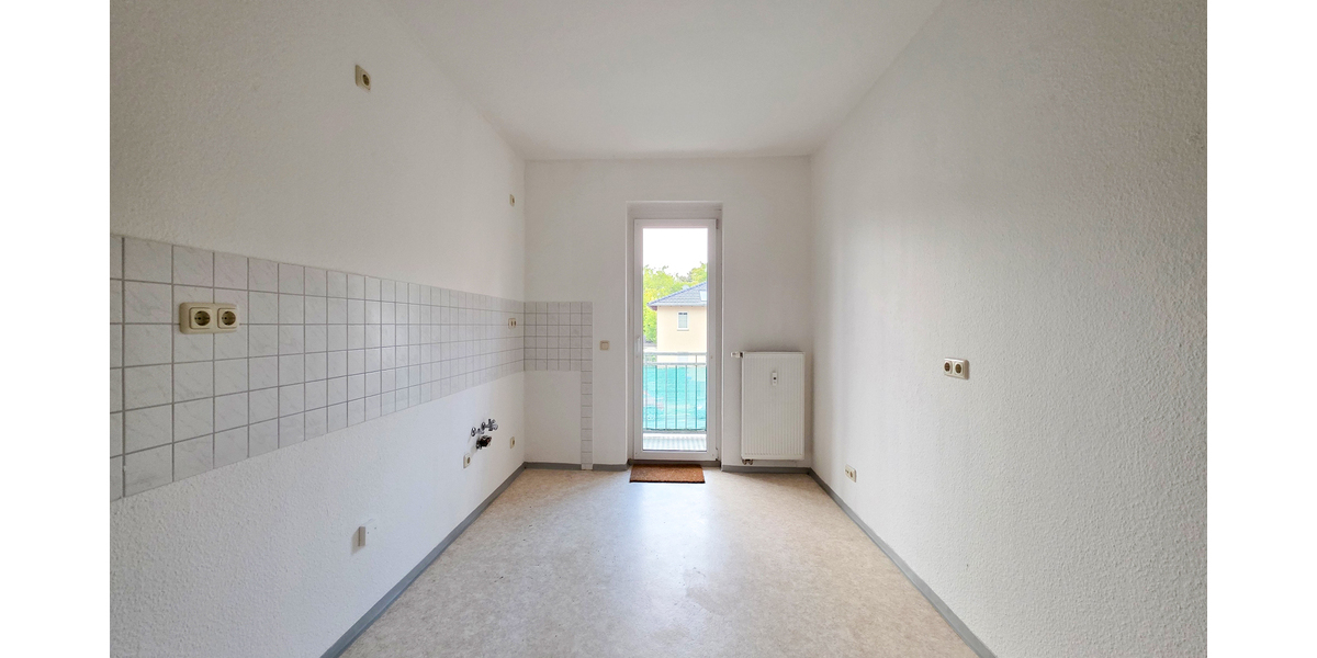 2 Raum DG-Wohnung mit Balkon und Blick ins Grüne. Bad mit Wanne! In Weida! - Dachgeschoßwohnung Weida Liebsdorf | Angebot:26347862