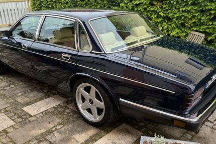 Jaguar Daimler 96.000 km 24.000 &euro; Berlin 10405