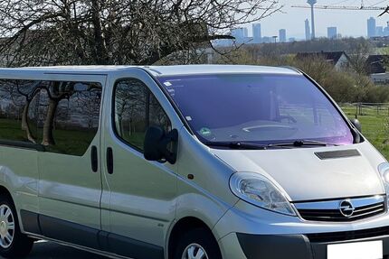 Opel Vivaro 190.000 km 12.900 &euro; Niederursel 60439