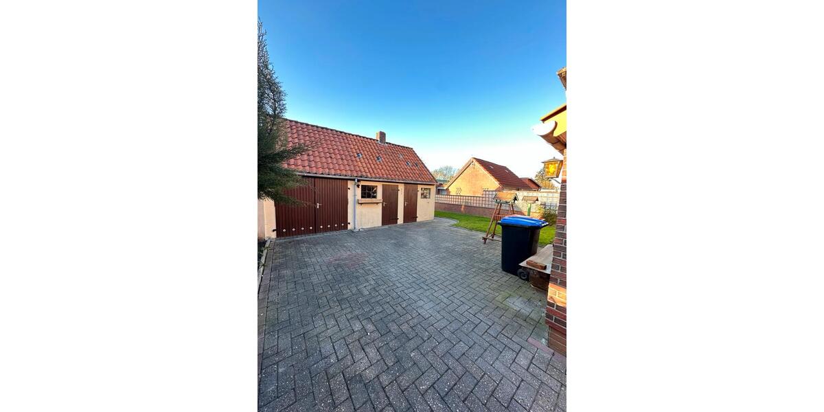 Doppelhaushälfte Varel - 6 Zimmer, 140 m&sup2;, 1.300&euro; | Angebot:26202205