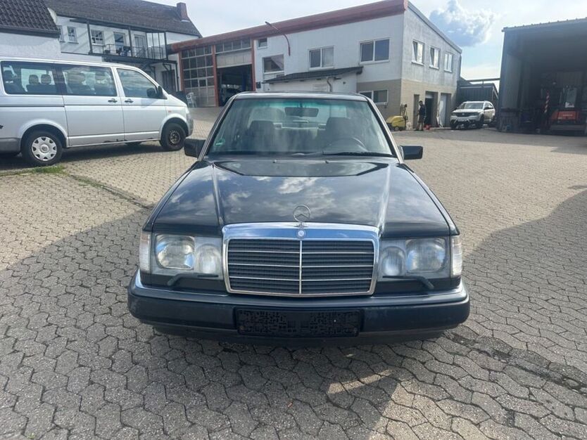 E 300