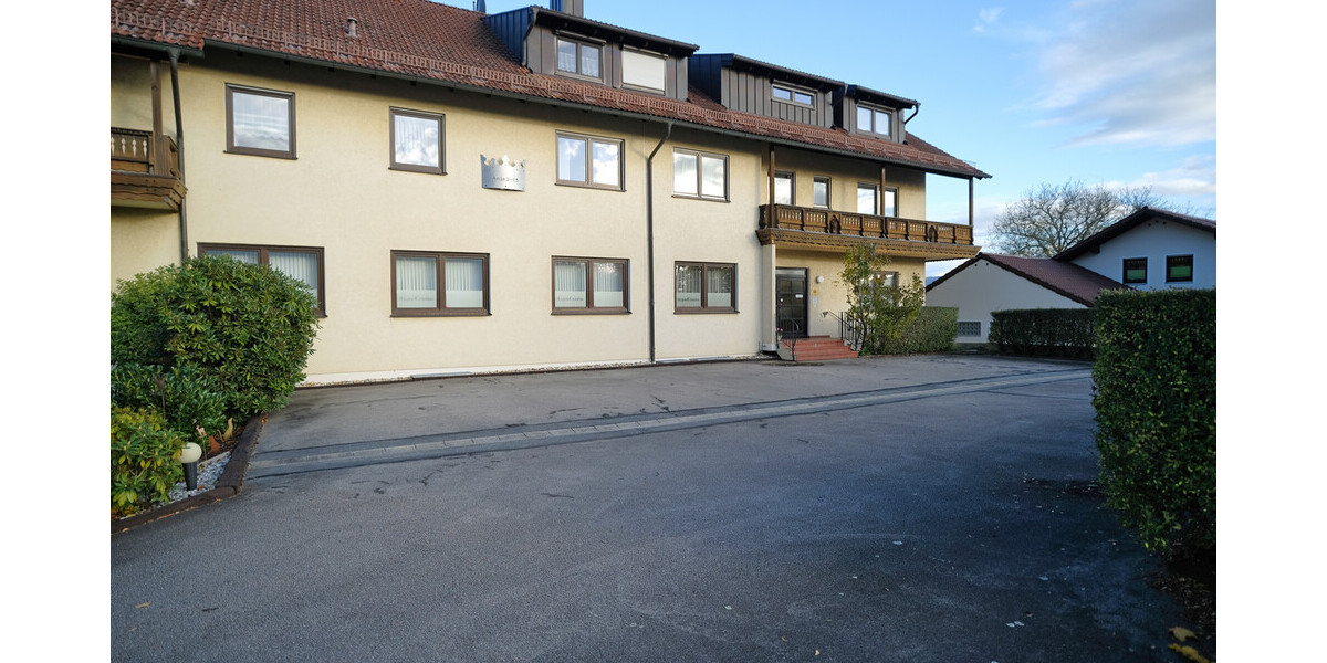 Moderne Praxis- oder Büroflächen in ruhiger und guter Lage 4 zimmer