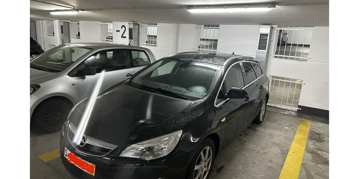 Opel Astra J Sports Tourer 126.500 km 2.950 &euro; Stuttgart 70173