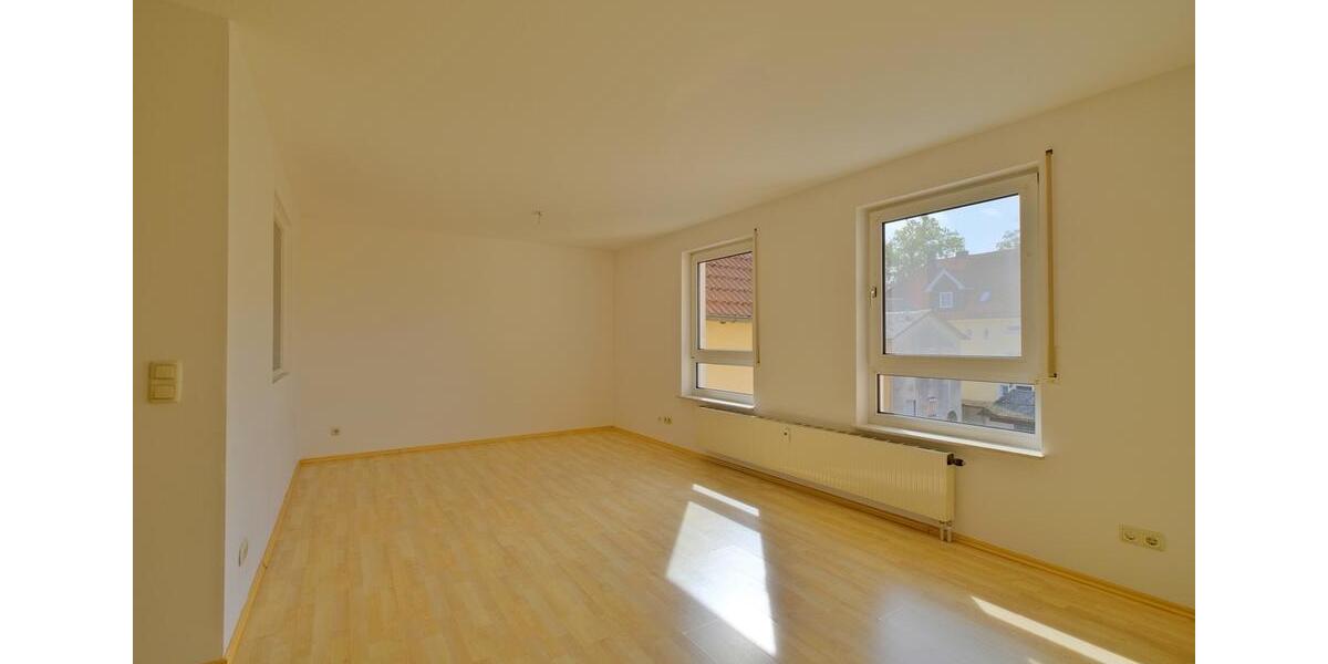 Etagenwohnung Auerbach in der Oberpfalz - 3 Zimmer, 93 m&sup2;, 700&euro; | Angebot:25342107