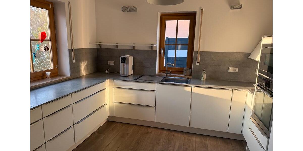 Einfamilienhaus Regensburg Brandlberg - 7 Zimmer, 200 m&sup2;, 2.400&euro; | Angebot:25442062