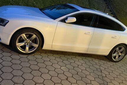 Audi A5 130.000 km 16.999 € München 81371