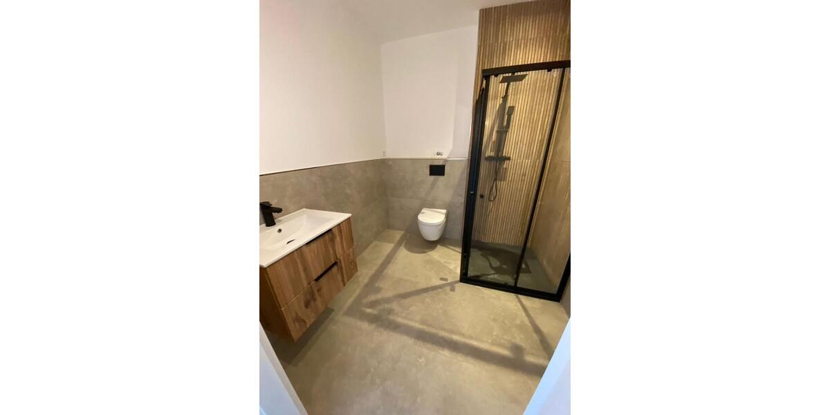 Erstbezug in ein modernes Reihenendhaus mit exklusiver Ausstattung, zwei Parkplätzen 5 zimmer