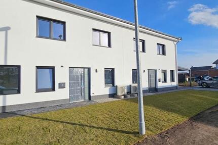 Haus Hillerse - 6 Zimmer, 150 m&sup2;, 1.500&euro; | Angebot:25513031