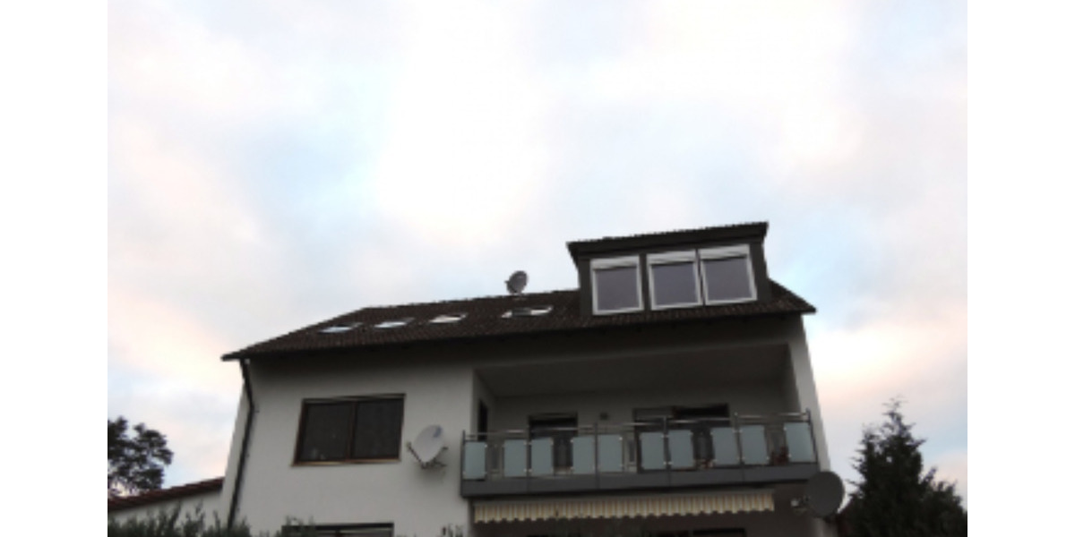 Dachgeschoßwohnung Roth - 3.5 Zimmer, 82 m&sup2;, 199.000&euro; | Angebot:25162874