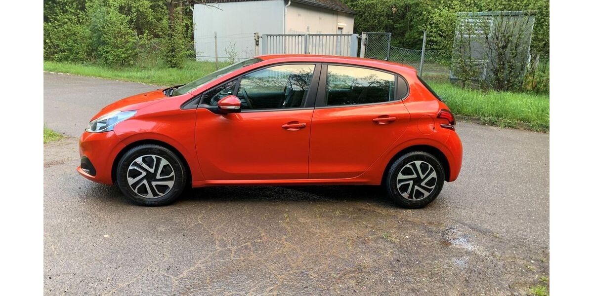 Peugeot 208 73.500 km 7.200 &euro; Sinzig 53489