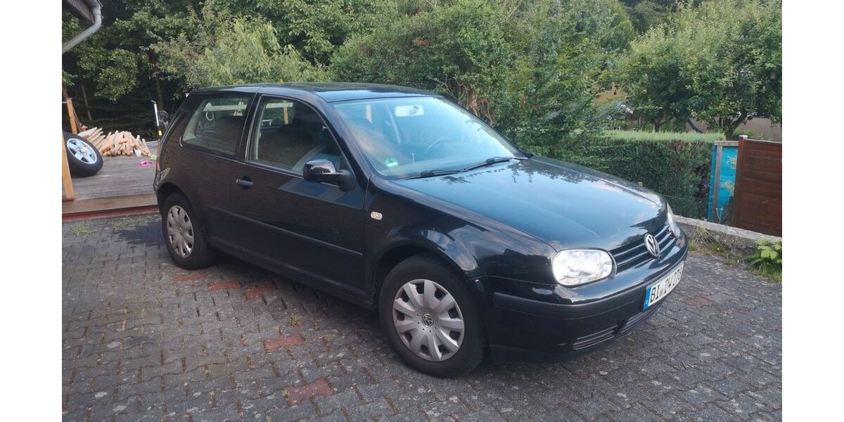 VW Golf 140.000 km 690 &euro; Bielefeld 33719