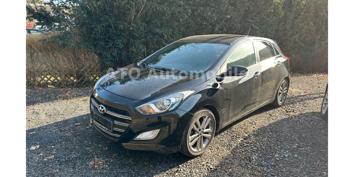 Hyundai i30 240.000 km 6.599 &euro; Daaden 57567