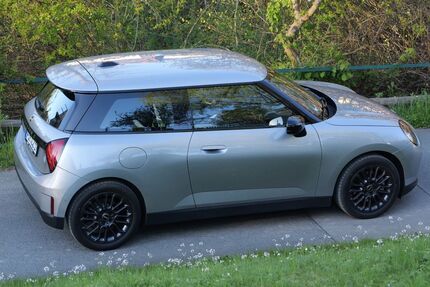 Mini Cooper SE 8.500 km 28.800 &euro; Struppen 01796