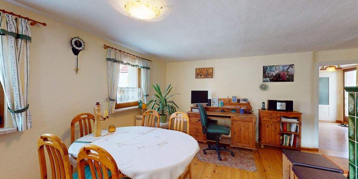 Mehrfamilienhaus, Wohnhaus Liebstadt - 5 Zimmer, 187 m&sup2;, 129.000&euro; | Angebot:25568501