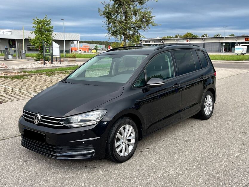 VW Touran 136.000 km 16.999 € Biessenhofen 87640