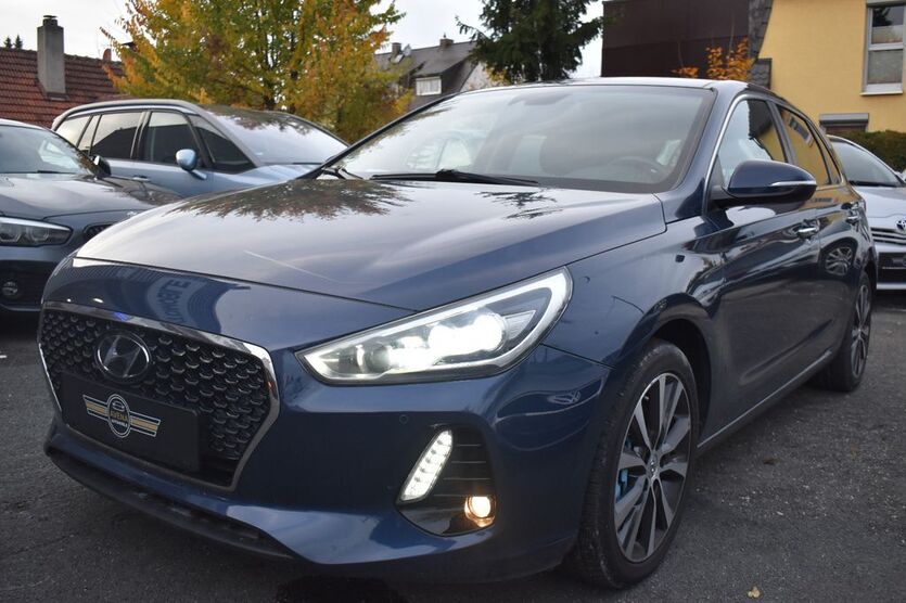 Hyundai i30 170.000 km 12.900 € Nürnberg 90451