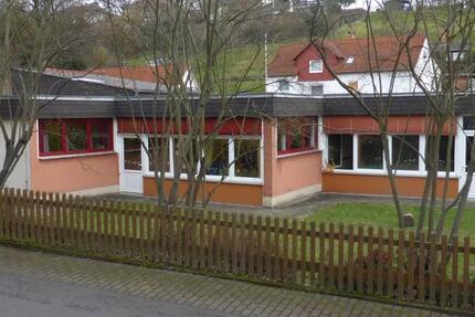 Ehemalige Kindertagesstätte mit Entwicklungspotenzial zimmer