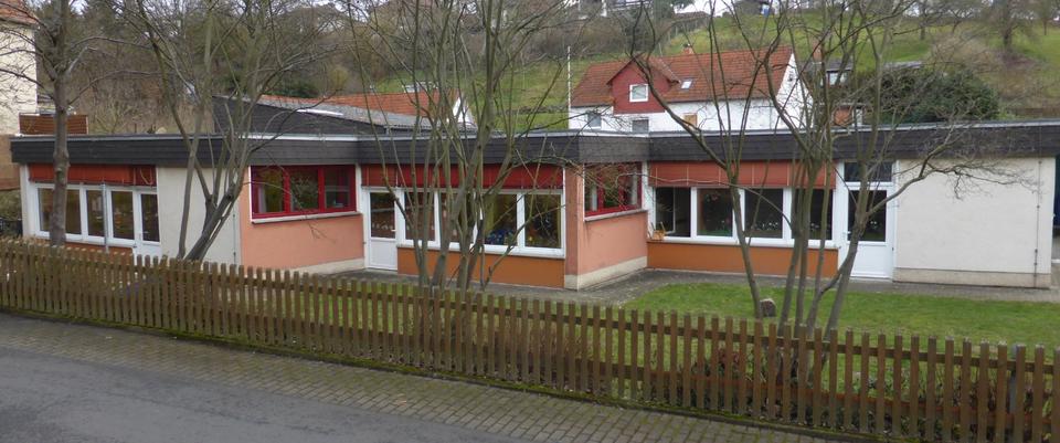 Ehemalige Kindertagesstätte mit Entwicklungspotenzial zimmer