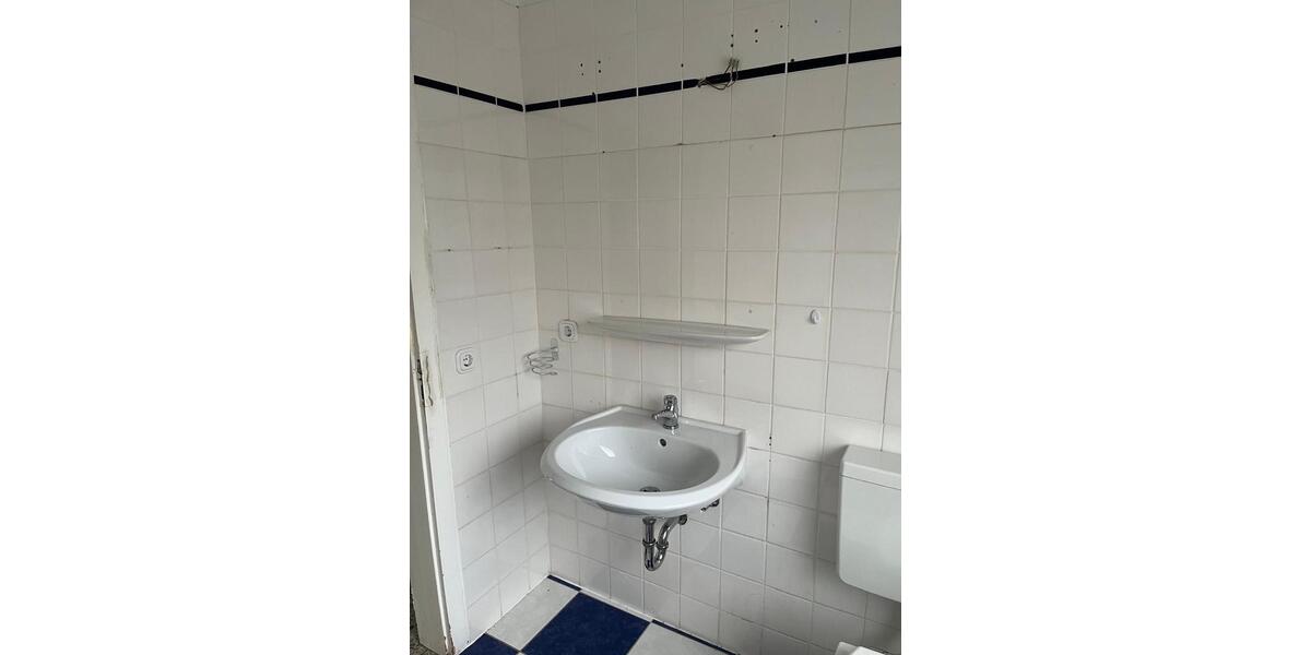 Etagenwohnung Burscheid - 2 Zimmer, 90 m&sup2;, 780&euro; | Angebot:25294112