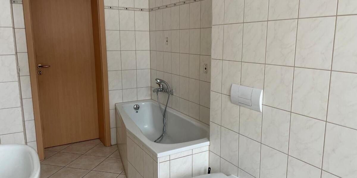 Für EIGENNUTZER ! Individuell gestaltbare Wohnung im 1. OG - mit Balkon, Garage und Stellplatz! - Etagenwohnung Bärenstein Niederschlag | Angebot:26003487