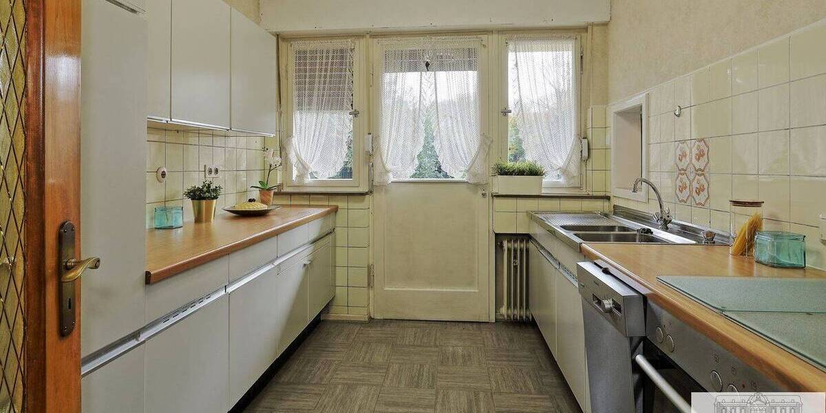 Ein-bis Zweifamilienhaus im Hildener Norden: Großzügiges Wohnen mit vielfältigen Nutzungsmöglichkeiten 8 zimmer