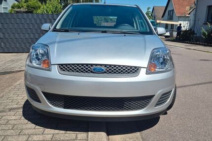 Ford Fiesta 67.500 km 3.200 &euro; Ensdorf 66806