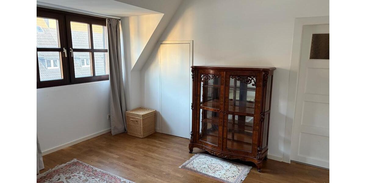 Dachgeschoßwohnung Hilden - 5 Zimmer, 139 m&sup2;, 715.000&euro; | Angebot:25352159