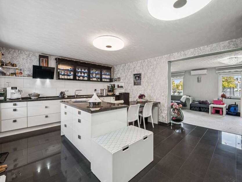 Haus zum Kaufen in Düren 389.900 € 131.7 m² 5 zimmer