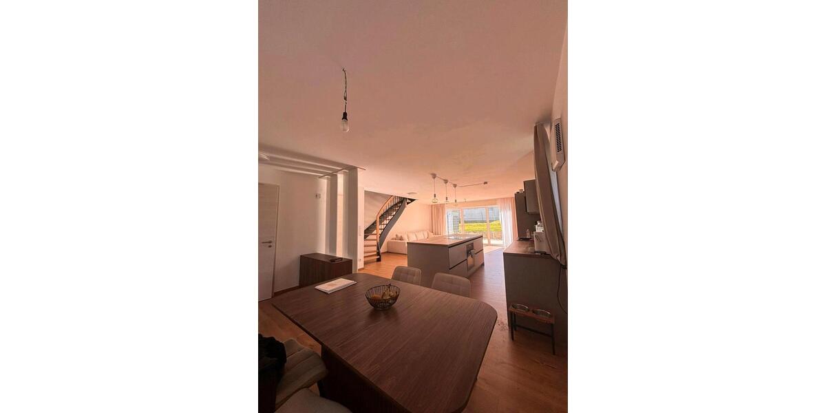 Terrassenwohnung Landau an der Isar - 4 Zimmer, 115 m&sup2;, 1.240&euro; | Angebot:25553055