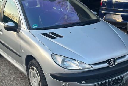 Peugeot 206 62.000 km 2.299 &euro; Essen 45326