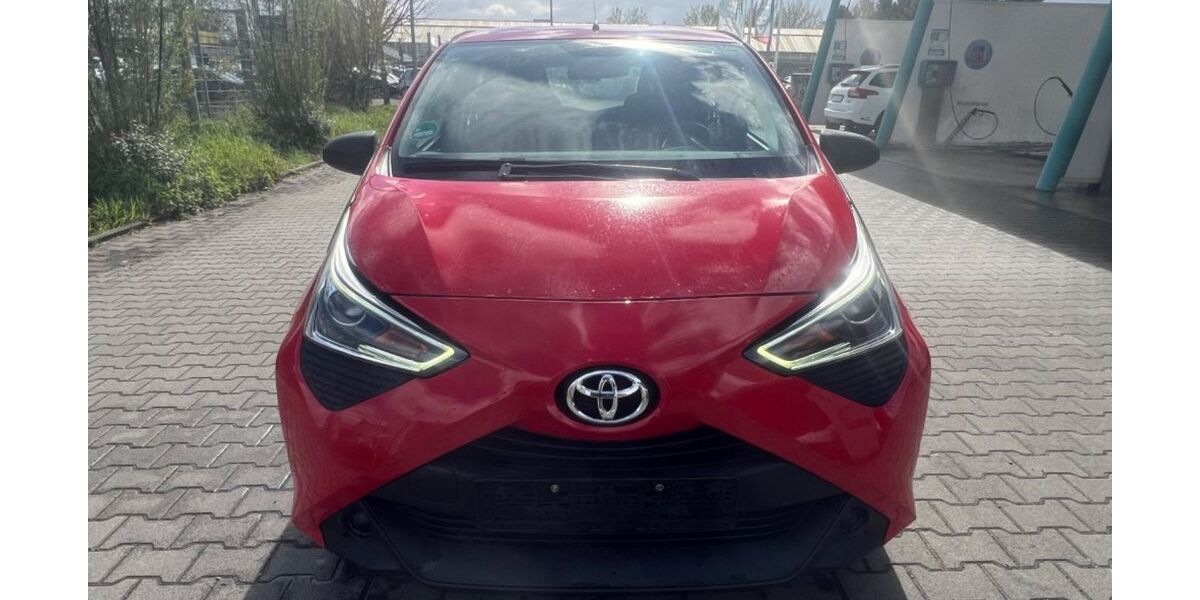 Toyota Aygo (X) 127.700 km 6.499 &euro; Germersheim 76726