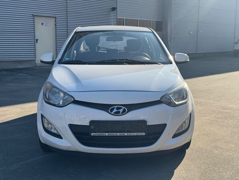 i20