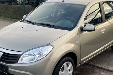 Dacia Sandero 159.000 km 1.999 &euro; Berlin 13597