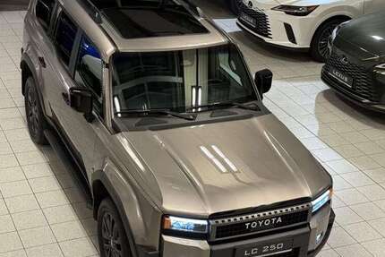 Toyota Land Cruiser 16.880 km 85.995 &euro; Poing bei München 85586