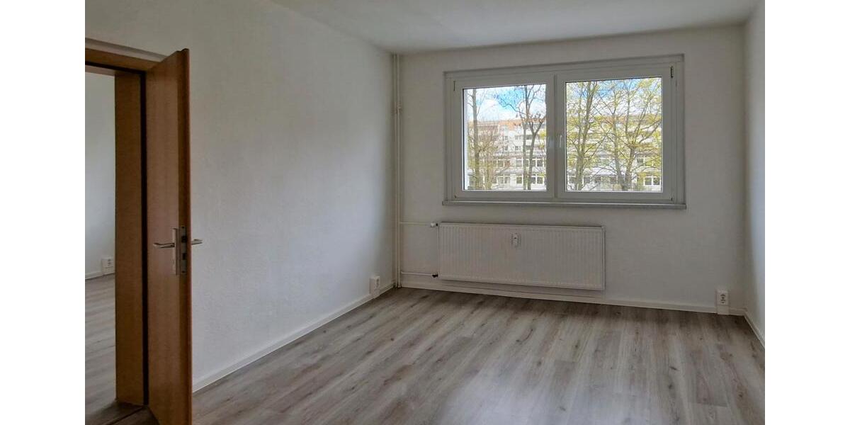Etagenwohnung Halle (Saale) Halle-Neustadt - 4 Zimmer, 77 m&sup2;, 490&euro; | Angebot:26177809