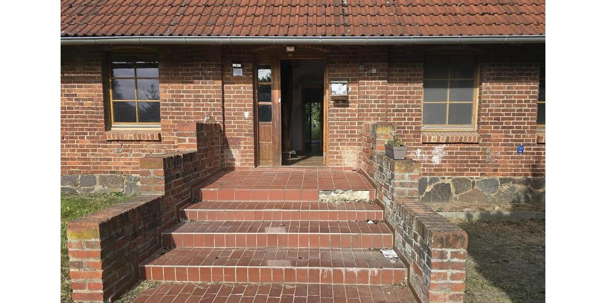 Einfamilienhaus Friedland - 7 Zimmer, 189 m&sup2;, 170.000&euro; | Angebot:26960560