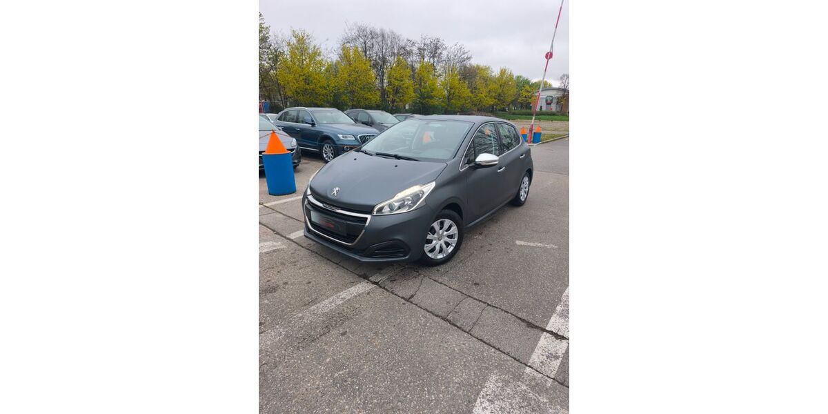 Peugeot 208 105.000 km 4.300 &euro; München 80939