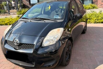 Daihatsu Charade 107.000 km 3.799 &euro; Goch 47574
