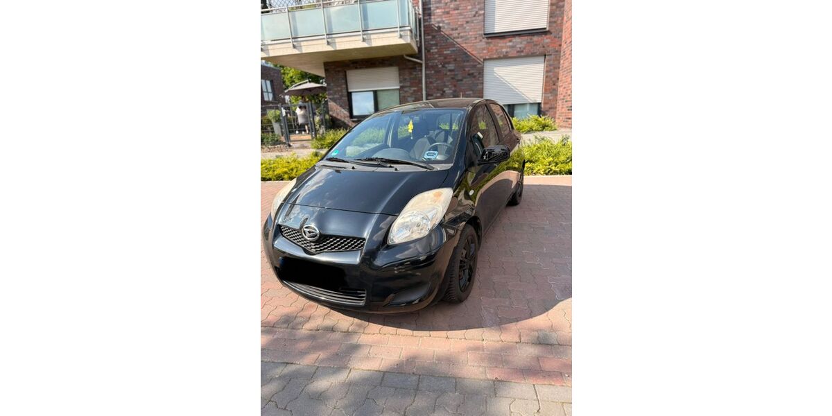 Daihatsu Charade 107.000 km 3.799 &euro; Goch 47574