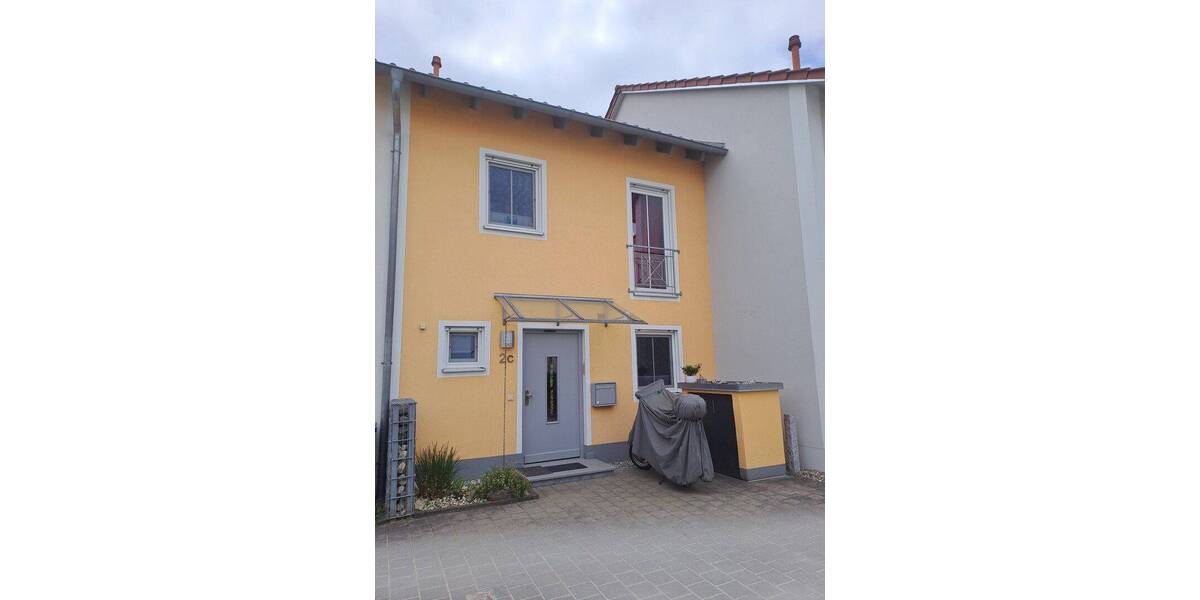 Reihenmittelhaus Schrobenhausen - 5 Zimmer, 140 m&sup2;, 1.450&euro; | Angebot:26819950