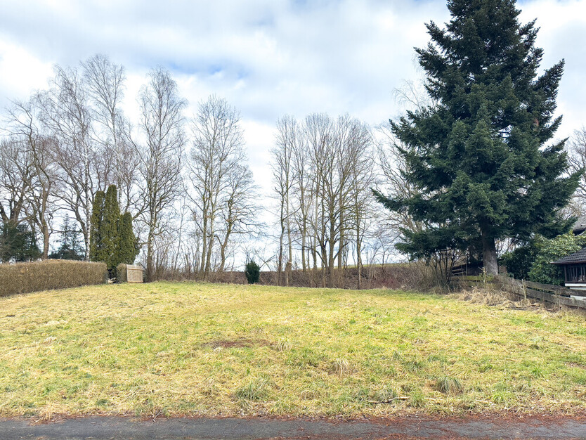 WINDISCH IMMOBILIEN: Gut geschnittenes und sonniges Baugrundstück in ländlicher Idylle zimmer