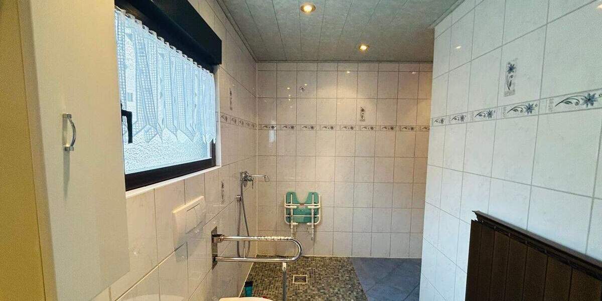 Einfamilienhaus Bobenheim-Roxheim Bobenheim - 1 Zimmer, 325 m&sup2;, 420.000&euro; | Angebot:25696667