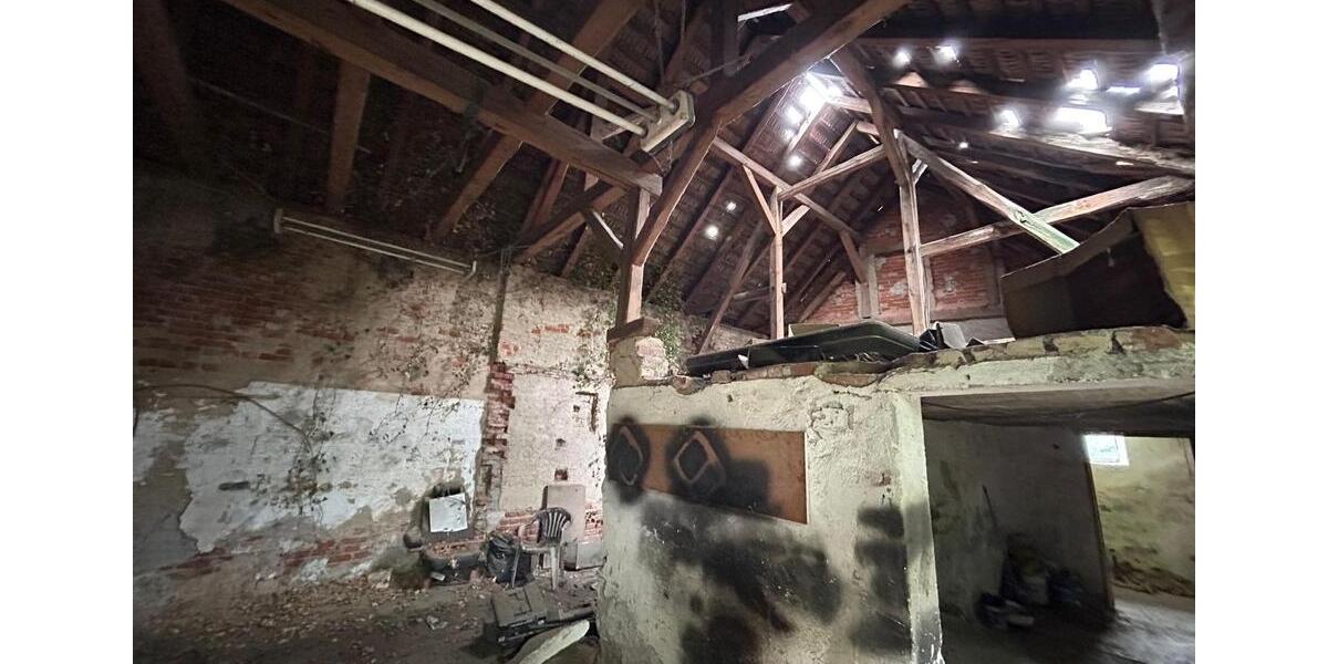 HAUS MIT SCHEUNE südlich von BERLIN 4 zimmer