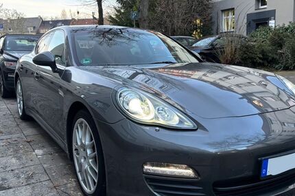 Porsche Panamera 72.800 km 24.490 &euro; Essen 45130