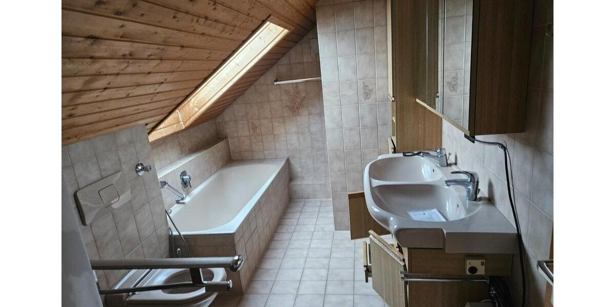 Einfamilienhaus Filderstadt - 6 Zimmer, 160 m&sup2;, 1.600&euro; | Angebot:24838465