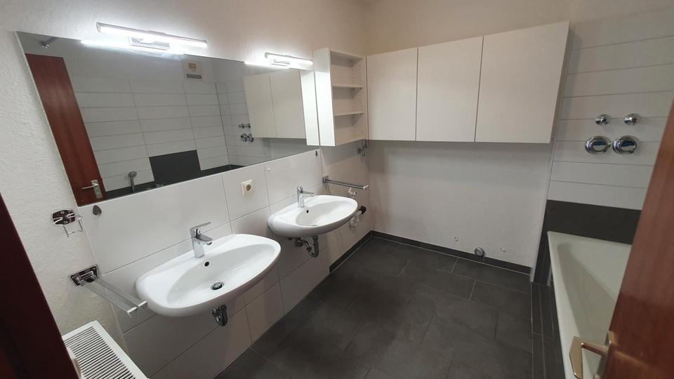 Erdgeschoßwohnung Nagold - 2.5 Zimmer, 80 m&sup2;, 820&euro; | Angebot:26408632