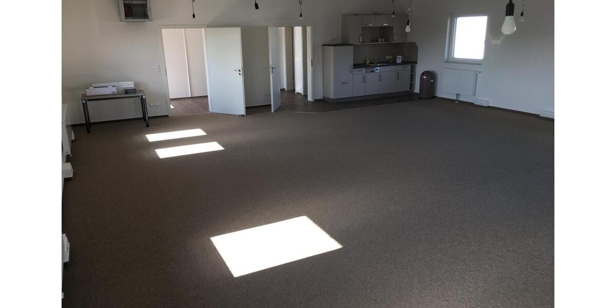 Büro 114 m² (1. OG) mit Stellplätzen und Lagerräumen zimmer