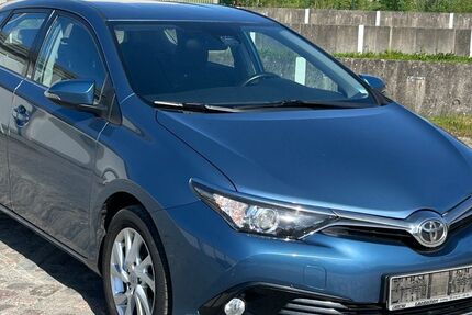 Toyota Auris 190.000 km 7.499 &euro; Flensburg 24941