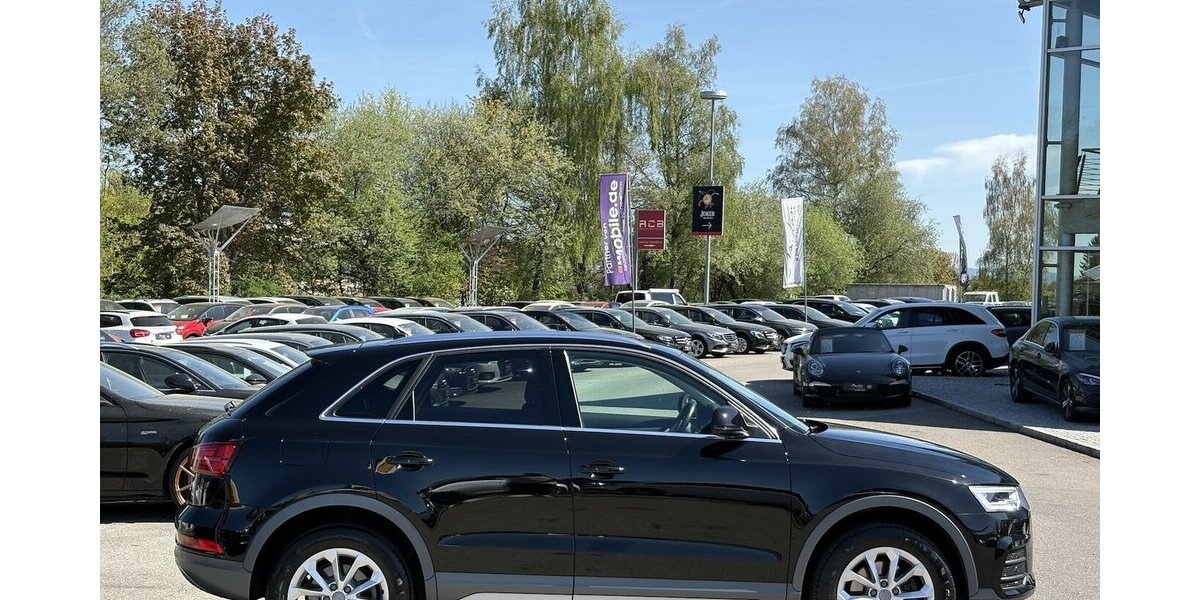 Audi Q3 2.0 TDI design Quattro DSG/LED/SHZ/NAVI/TEMPO 38.700 km 19.900 &euro; Villingen-Schwenningen 78054